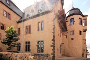  Nach jahrelangem Leerstand wurde das Solms-Hohensolmser Schloss mit einer behutsamen Sanierung und Instandsetzung einer zeitgemäßen Nutzung in historischem Ambiente zugeführt. Foto: Konbau GmbH 