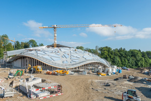  Abgedichtet ist das gesamte Dach mit der Kunststoffabdichtungsbahn „Sarnafil“ von Sika Foto: Sika 
