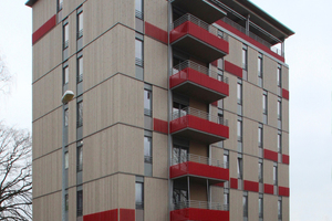  Rechts: Ein Jahr später entstand das aus massiven Holzwandelementen und Holzdecken mit acht Geschossen doppelt so hohe Holzhaus „H8“ 