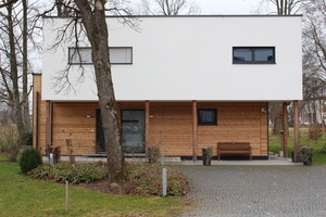  Bei dem 2011 erbauten Einfamilienhaus handelt es sich um das zweite auf dem Areal der „city of wood“ fertig gestellte Gebäude 