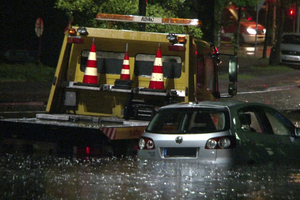  Alptraum jeder Kommune: Eine überlastete Kanalisation, die zu unkontrollierbaren Überflutungen führt. Hier nach einem heftigen Unwetter im Sommer 2014 in Münster Foto: NonstopNews 