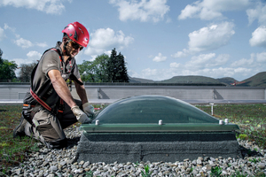  Gründächer werden nicht nur zur Pflanzenpflege begangen, sonder auch für andere Wartungsarbeiten Foto: ABS Safety 