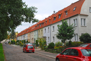  Reihenhaus-Siedlung mit Zollinger Dachtragwerken in Merseburg Foto: Lutz Reinboth 