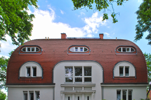  Mehrfamilienhaus mit angedeuteten Rundgauben und Zollinger Dachwerk in Leipzig Foto: Lutz Reinboth 