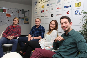  Felix Regener, Tim Leuwer, Lisa Bussmann und Tobias Setz (von links) haben ihre betriebliche Ausbildung abgeschlossen und befinden sich aktuell in der Studienphase 
 