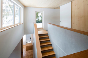  Licht und Holz sind die wesentlichen Elemente des Gebäudes  Foto: Ulrike Klumpp 