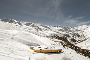  Der Bau fügt sich in die hochalpine Bergwelt gut ein Foto: Architekt Brötz 