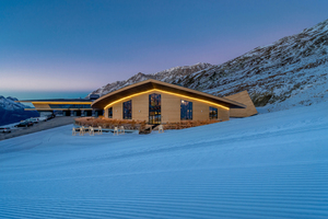  Das multifunktionale Gebäude ?Top Mountain Crosspoint? liegt an der Timmelsjoch Hochalpenstraße auf 2200 m Höhe Foto: Architekt Brötz 