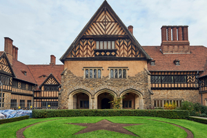  Ehrenhof des Schlosses Cecilienhof, erbaut 1914 bis 1917 Fotos: Wienerberger/Sven-Erik Tornow 