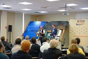  Moderator Oliver Goldau und Referent Thomas Gärtner, Leiter der Praxisschulungen von Pro Clima eröffnen die Veranstaltung  Foto: Pro Clima 