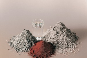  Wasser, Sand, Zement und Eisenoxid-Farbpigmente sind die grundsätzlichen Rohstoffe zur Produktion von Dachsteinen  Foto: Braas 