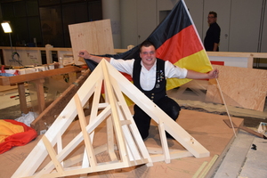  Kevin Hofacker mit seinem Siegermodell 
