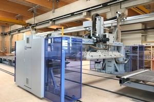  Die neue Multifunktionsbrücke WMS 150 blowtec von Weinmann kann nicht nur Bohren, Sägen und Klammern. Sie kann auch Holzfaser- und Zellulosedämmstoff in Holzrahmen einbringen 