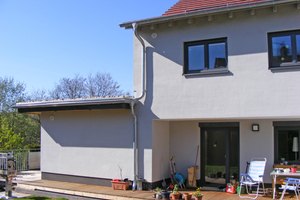  Rückansicht des sanierten Hauses Foto: Mark Kaiser  