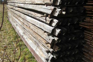  Die alten Balken des Holztragwerks der Torfremise in Kolbermoor nach dem Rückbau 