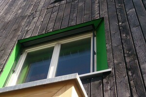  Die Oberfläche schützt das Holz gegen Insekten und Verwitterung. Das Amt für Ernährung, Landwirtschaft und Forsten Schweinfurt hat beim Wettbewerb HolzbauPlus 2017 in der Kategorie Öffentliches Bauen - Sanierung gewonnen 