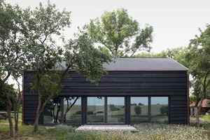  Das Haus Lindetal in Mecklenburg Vorpommern, Gewinner in der Kategorie Einzelhaus-Neubau. Das Fachwerk des Hauses besteht aus reinen Holzverbindungen  