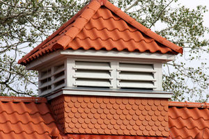  Fledermausgaube am Haus 7: In der Ausführung mit Hohlfalzziegeln ein handwerklicher Leckerbissen 
