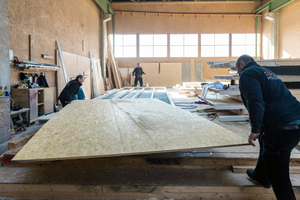  Vorfertigung bei Holzbau Cordes in Rotenburg / Wümme, die Elemente sind mit Mineralfaserdämmstoff gedämmt  Foto: Vonovia 