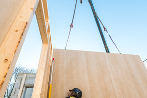  Millimeterarbeit beim Aufrichten Foto: Vonovia 