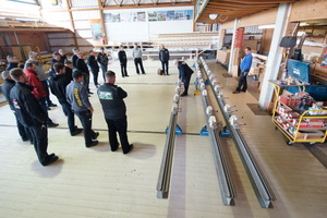  Begrüßung der Besucher bei Baur Holzbau und kurze Einweisung zur "Tectofix 3000" Foto: Baur Holzbau 