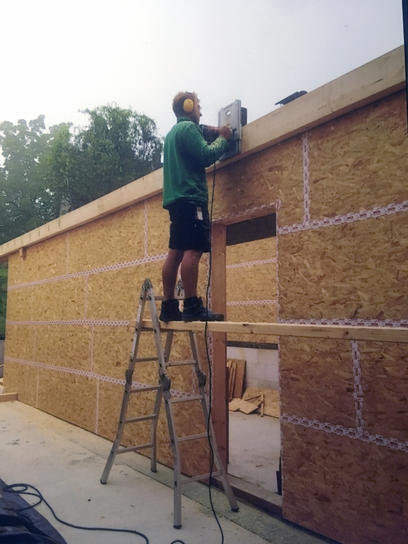 Wie Ein Azubi Zum Zimmermann In Roetgen Ein Eigenes Haus In Holzstanderbauweise Gebaut Hat Bauhandwerk