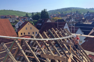  Das schiefe und unsichere Sparrendach wurde komplett ausgetauscht Foto: Samuel Herbrich 