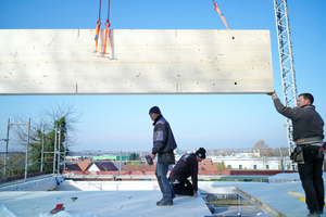  Das Einfamilienhaus in Holzständerbauweise wurde von dem badischen Familienunternehmen Elztal Holzhaus nach den Vorgaben des Sentinel Haus Instituts gebaut. Auch die Ausführungsplanung und die Gewerkekoordination übernahm das Holzbauunternehmen Foto: Sent 