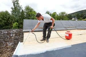  Vollflächige Verklebung mit EPDM-Flachdachbahnen Fotos: Behrendt und Rausch Fotografie 