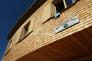  Viele Details an Wand, Laibung und Fassade, dahinter steckt handwerkliche Arbeit  Foto: Rüdiger Sinn 