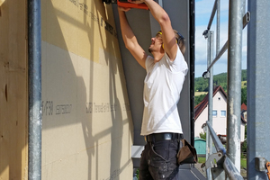  Holzbau Wirth aus Aschaffenburg vergab sehr gute Noten und entschied sich für den Kauf des Breitrückenklammerers Foto: Holzbau Wirth 