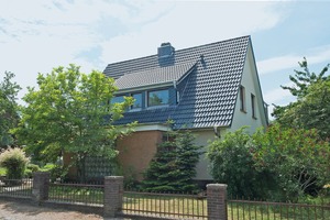  Fertiggestelltes gedämmtes und neu gedecktes Dach eines Einfamilienhauses in Lübeck 