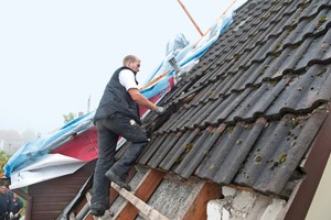  Erste vorbereitende Arbeiten – Rückbau des alten Daches
 