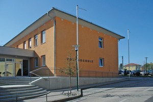  Volksschule St. Marien. Hier galt es, die ca. 365 m2 große Bodenfläche des Dachbodens effizient und ökologisch zu dämmen 