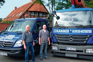  Geschäftsführer Uwe von der Kammer (links) mit seinem Sohn Maik vor einem Teil des Fuhrparks  
