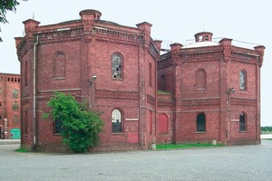  Eine besondere Herausforderung bei der Sanierung des Daches waren die zwei Türme mit der Form eines Oktaeders 