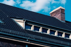  Harmonisches Bild: Der Dachziegel Premion gibt der Dachfläche eine lebendige Oberflächenstruktur mit ansprechender weicher Linienführung 