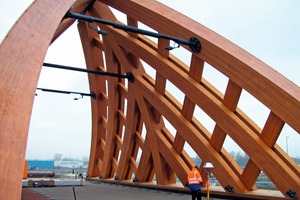  Brücke Sneek II: Holzingenieurbau in Vollendung 
