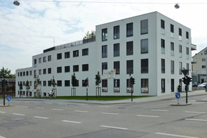  Das viergeschossige Wohn- und Geschäftshaus in Regensburg ist einer der ersten Neubauten Deutschlands, der nach der Muster-Holzbaurichtlinie mit Übereinstimmungsnachweis entstanden ist 