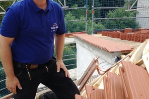  Jürgen Gail betreute als verantwortlicher Dachdecker die Baustelle auf der Burg  Foto: Rüdiger Sinn 