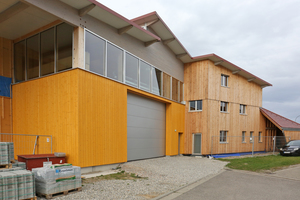  Halle und Büroanbau mit unterschiedlicher Fassadengestaltung Foto: Rüdiger Sinn 