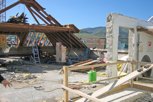  Abbruch und Rückbau des Dachgeschosses  Foto:  