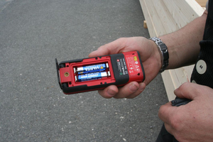  Die meisten Distanzmessgeräte sind batteriebetrieben, wie etwa das Leica „Disto D510“ 