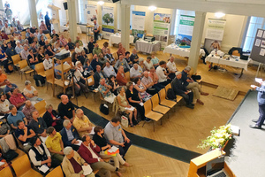  BaubiologInnen aus dem In- und Ausland trafen sich im Juni im Ballhaus Rosenheim zum zweitägigen Kongress des Instituts für Baubiologie und Nachhaltigkeit⇥Fotos: IBN 