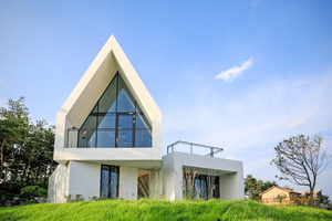  Das Haus wurde in Stahlbetonweise gefertigt und mit dem high-tech-Material ?HI-MACS? verkleidet Foto: AEV Architectures, Hyunjune Lee 