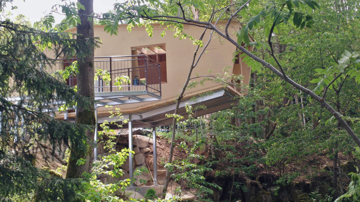 Klippenhäuser aus Holz - dach+holzbau