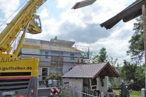  In einer Stunde regensicher: Vorgefertigte Dachelemente sparen viel Zeit auf dem Bau und verringern das Sicherheitsrisiko Foto: Woodtec Fankhauser 