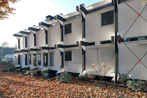  Haus Mayer-Kuckuk nach der Sanierung mit erneuertem Tragwerk vor der Fassade 