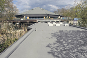  Beispiel für eine Flachdachabdichtung mit fachgerechter Entwässerung im Luisenpark in Mannheim Foto: DUD   