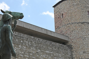  Hannover_Historisches_Museum_mit_Statue_8T8A2306_4.jpg 